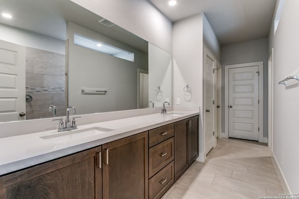 Bathroom, Dual Sink Vanities, Interior, Recessed Lighting