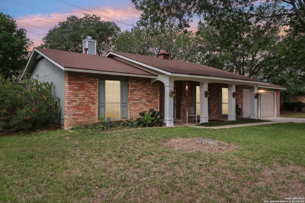 Attached, Exterior, Facade, Brick Facade, Ranch