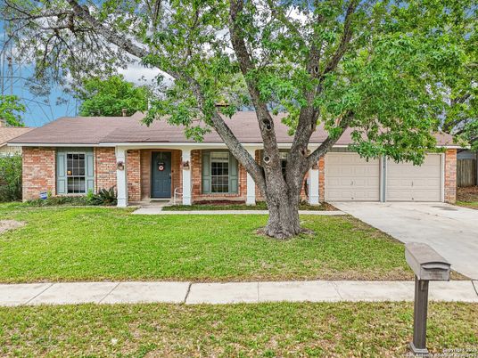 Attached, Exterior, Facade, Brick Facade, Ranch