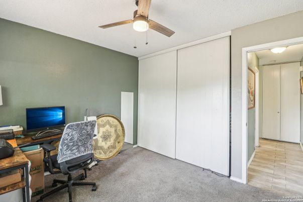 Home Office, Interior