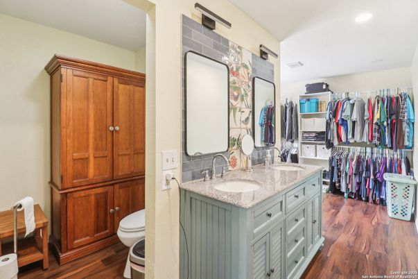 Bathroom, Interior, Recessed Lighting, Walk-in Closets, Wood Texture Flooring