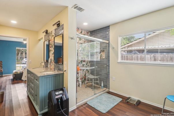 Bathroom, Interior, Recessed Lighting, Wood Texture Flooring