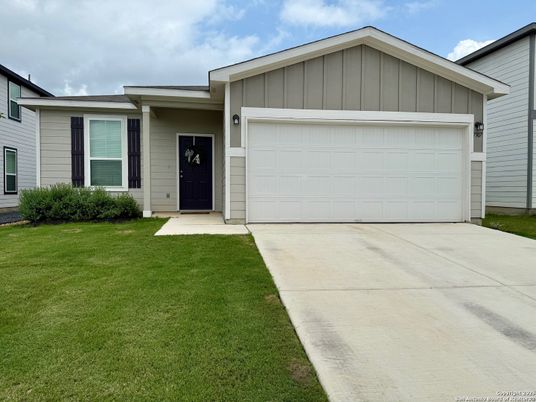 Attached, Exterior, Facade, American Craftsman