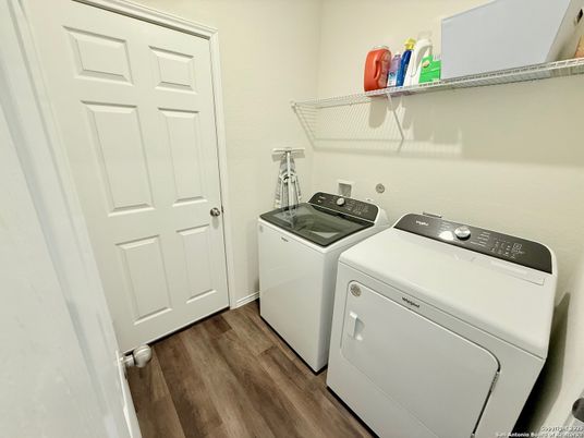 Interior, Utility Closets, Washer, Wood Texture Flooring