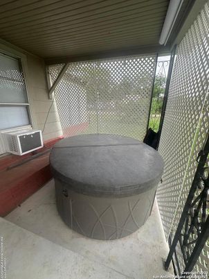 Exterior, Hot Tub