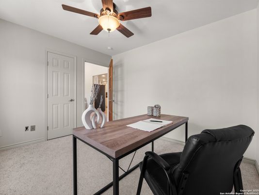 Home Office, Interior