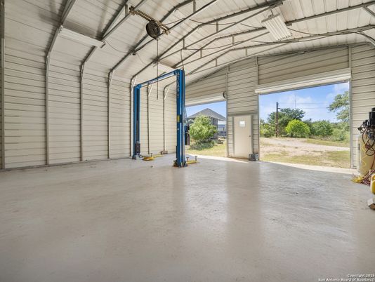 Garage, Interior