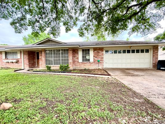 Attached, Exterior, Facade, Brick Facade, Ranch