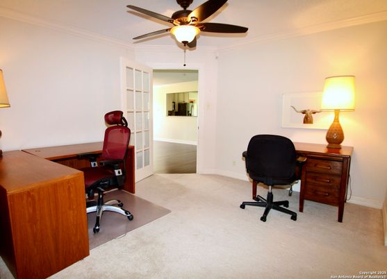 Home Office, Interior