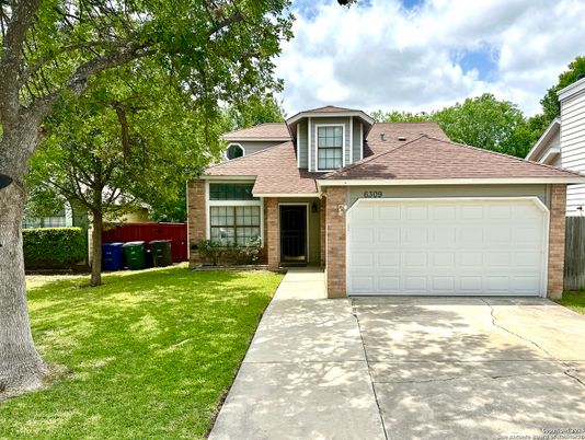 Attached, Exterior, Facade, Brick Facade, Ranch