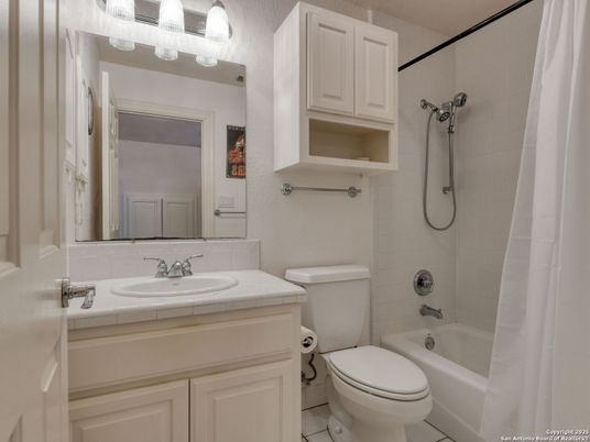 Bathroom, Interior, Tile Countertops