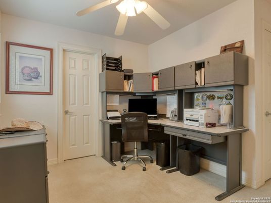 Home Office, Interior