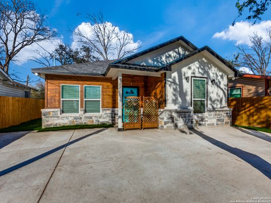 Exterior, Facade, American Craftsman