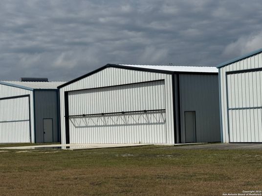 Detached Garage, Exterior