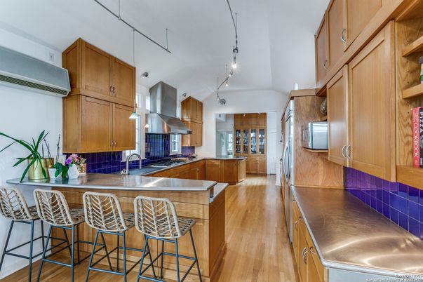 Interior, Kitchen, Pendant Lights, Wood Texture Flooring