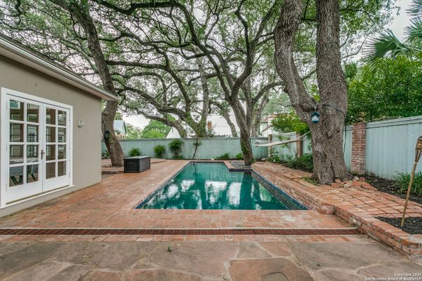 Exterior, Pool