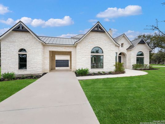 Attached, Exterior, Facade, Brick Traditional
