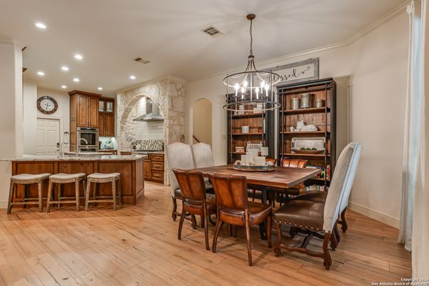 Dining room, Interior, Kitchen, Pendant Lights, Recessed Lighting, Wood Texture Flooring