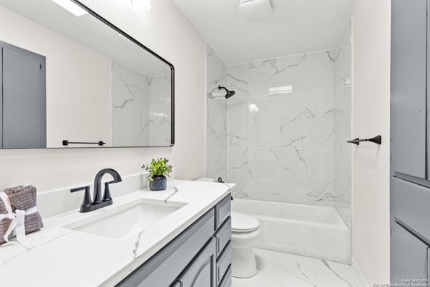 Bathroom, Interior, Marble, Marble Walls