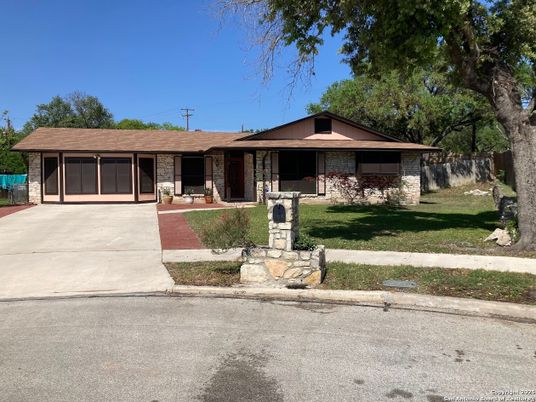 Backyard, Exterior, Facade, Ranch