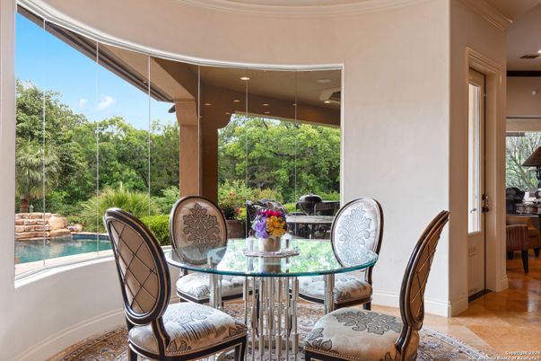 Dining room, Interior