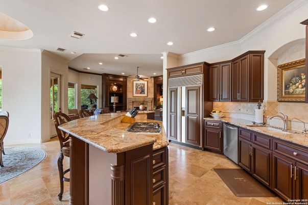 Dining room, Interior, Kitchen, Pendant Lights, Recessed Lighting, Stainless Steel Appliances