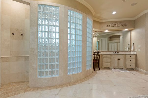 Bathroom, Interior, Recessed Lighting