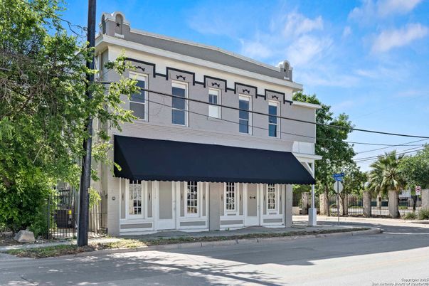 Exterior, Facade, Modern