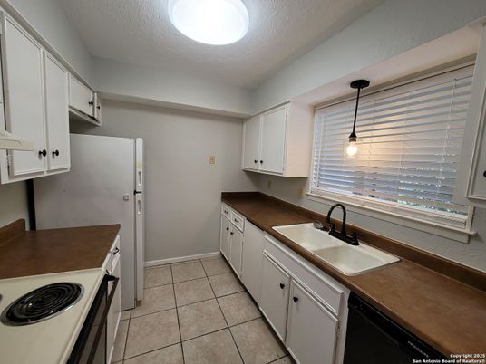 Interior, Kitchen, Pendant Lights