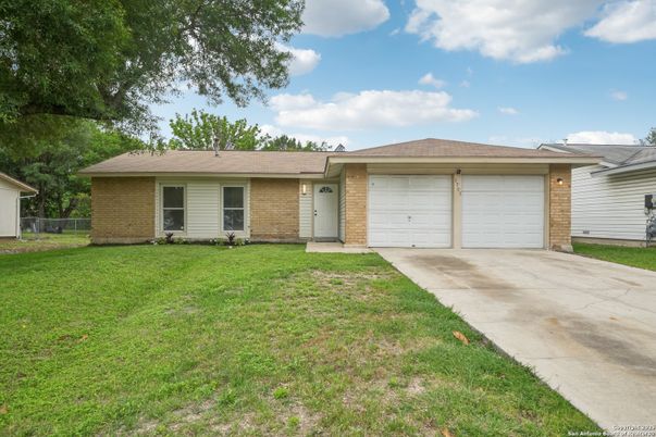 Attached, Exterior, Facade, Brick Facade, Ranch