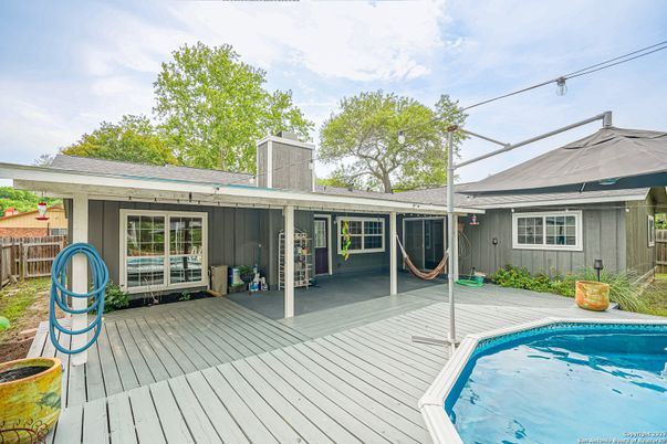 Exterior, Pool