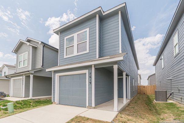 Attached, Exterior, Facade, Rowhouse