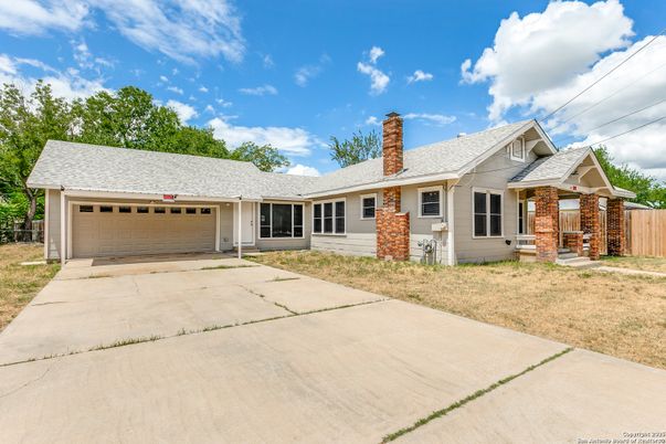 Attached, Exterior, Facade, Brick Facade, Ranch