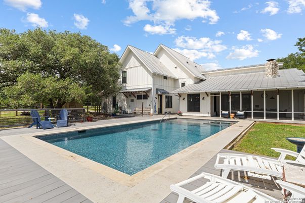 Exterior, Pool