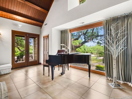 Interior, Piano, Wooden Beams, Wooden Ceilings