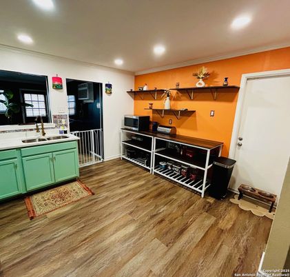 Interior, Recessed Lighting, Wood Texture Flooring