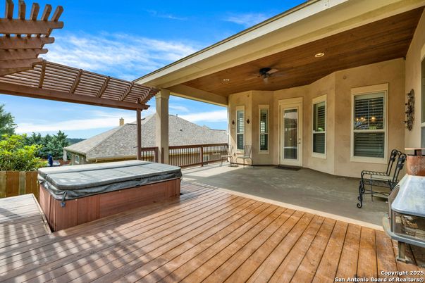 Exterior, Hot Tub