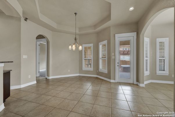 Empty room, Interior, Pendant Lights, Recessed Lighting