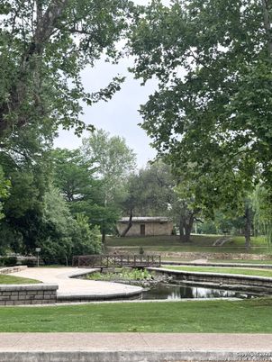 Exterior, Lake