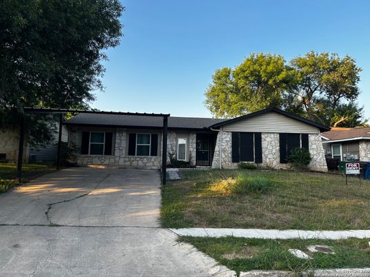 Backyard, Exterior, Facade, Ranch