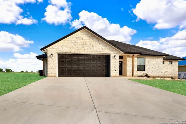 Attached, Exterior, Facade, Brick Traditional