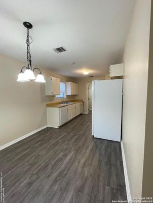 Interior, Kitchen, Pendant Lights, Wood Texture Flooring