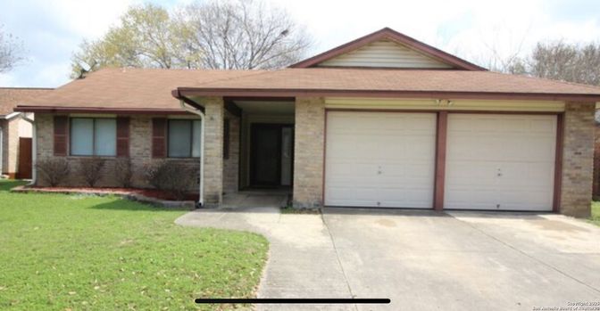 Attached, Exterior, Facade, Brick Facade, Ranch