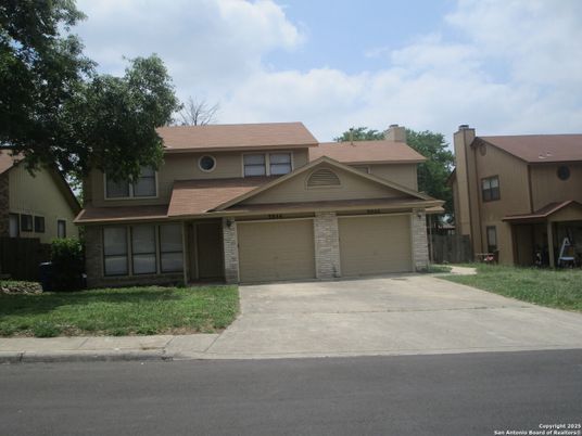 Attached, Exterior, Facade, Modern