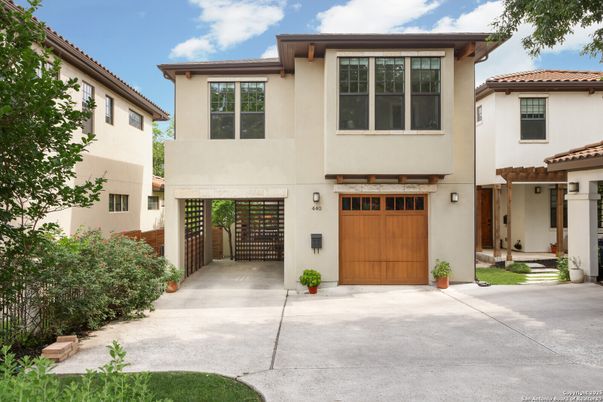 Attached, Exterior, Facade, Mediterranean