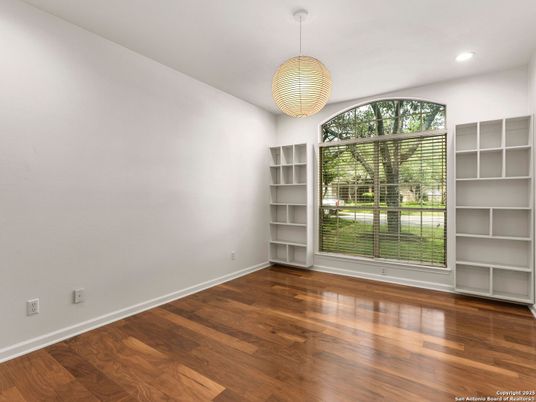 Empty room, Interior, Pendant Lights, Recessed Lighting, Wood Texture Flooring