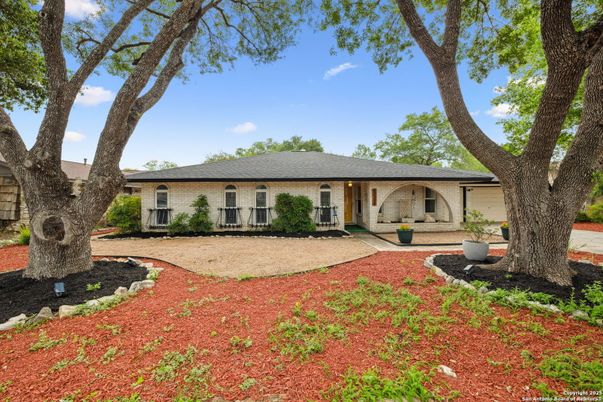 Backyard, Exterior, Facade, Ranch