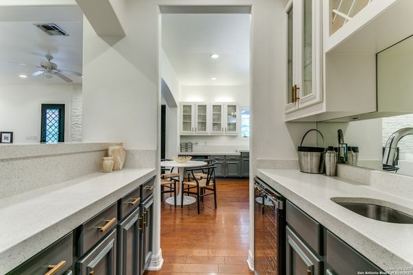 Dining room, Interior, Kitchen, Recessed Lighting, Wood Texture Flooring