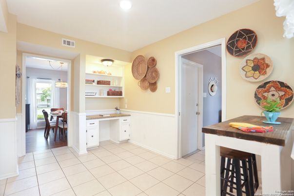 Dining room, Interior, Recessed Lighting