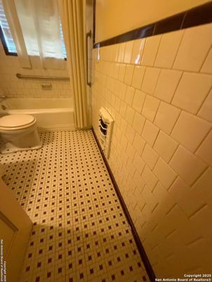 Bathroom, Interior, Tile Countertops